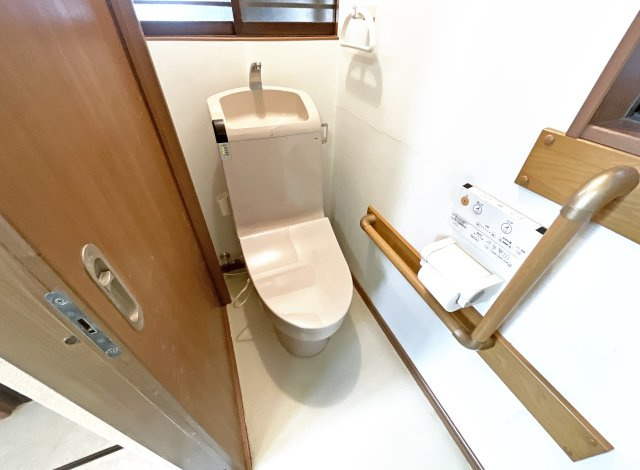 【トイレ】 | 伏見区淀池上町　中古戸建 | 【トイレ】ウォシュレット付き