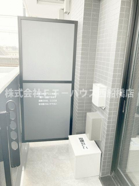 ＴＨＲＥＥＧＡＴＥ　ＢＬＤＧのバルコニー