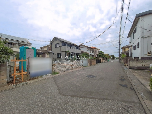 越谷市弥栄町3丁目 新築分譲住宅の前面道路含む現地写真