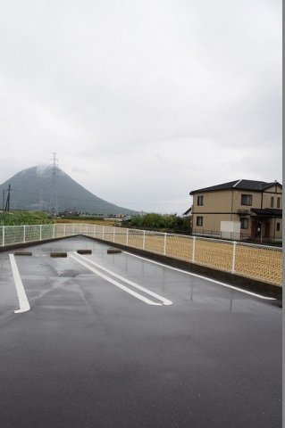 ドリーム・８０Ｂの駐車場|車をお持ちの方に嬉しい駐車場付きの物件です