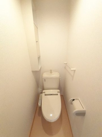 ヴィラ　エンゼルⅡのトイレ|落ち着いた色調のトイレです