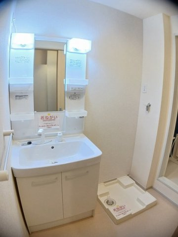 サンハイム今津Ａの洗面所|忙しい朝には欠かせない洗面所です