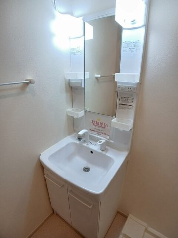 アモーレ今津Ⅰの洗面所|使いやすい洗面所です
