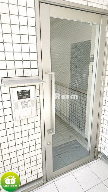 BITURBOのエントランス