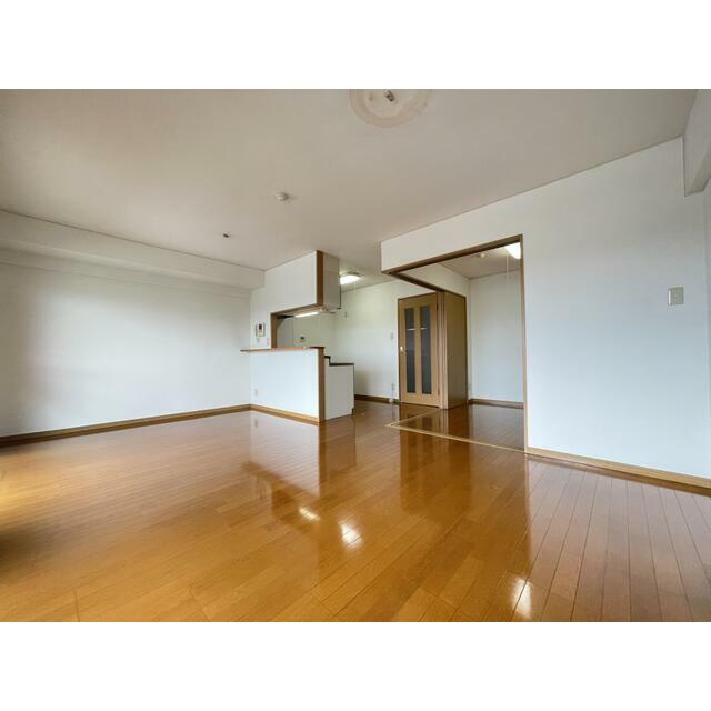 熊本市東区花立４丁目の賃貸マンションの居間・リビング