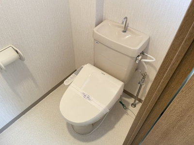 【トイレ】 | カトル・シャンブル | 同物件別部屋写真です