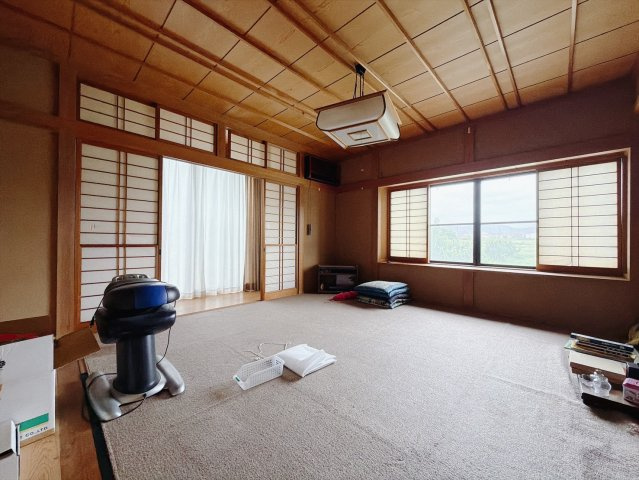 【中古戸建】深谷市小前田の和室|■和室｜和室を書斎にしたり、冬にはコタツを敷いて家族みんなで年越しをするのもいいですね。家族みんなのお気に入りの空間になります♪