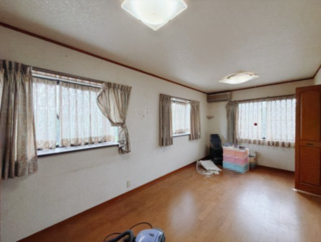 【中古戸建】深谷市小前田の洋室|■洋室｜子供部屋のメリットは「自立心を養うことができる」「自分で整理整頓できるようになる」そして、お子様が成長した際には「プライバシーを確保できる」といい事だらけ♪