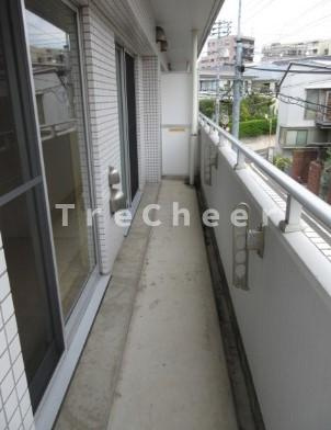 コリーヌ平町四番館のバルコニー
