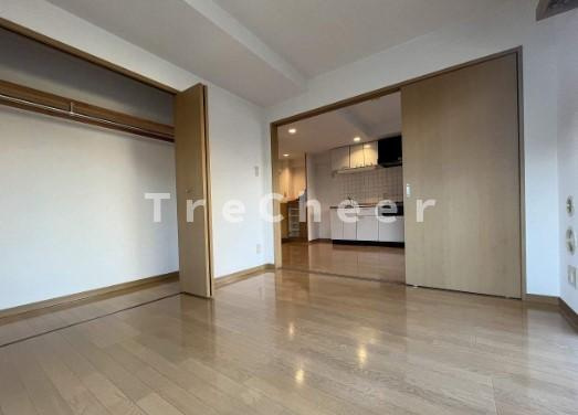 コリーヌ平町四番館の居間・リビング