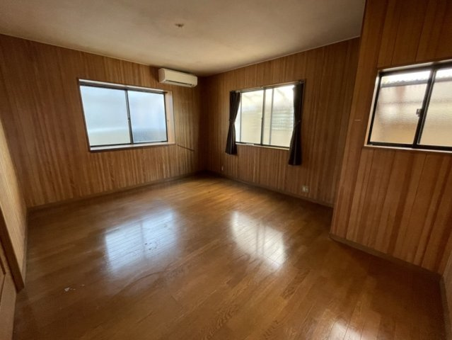 古保里町戸建ての洋室