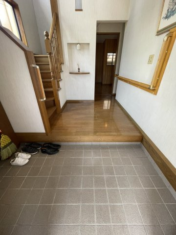 古保里町戸建ての玄関