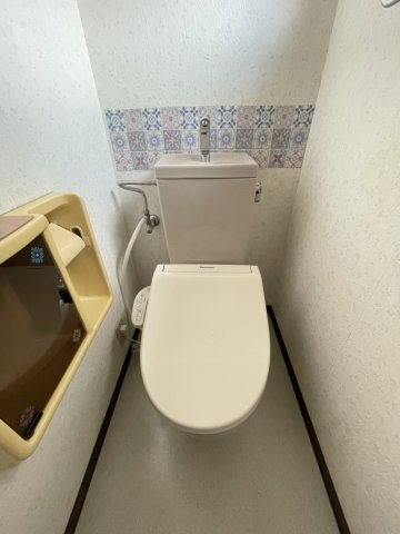 古保里町戸建てのトイレ