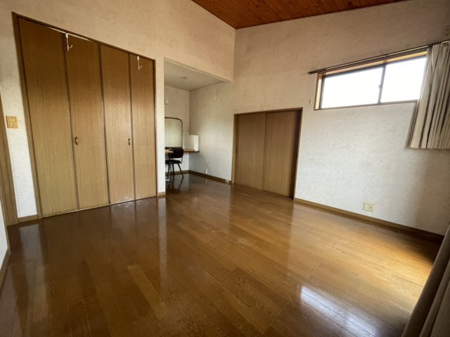 古保里町戸建ての洋室
