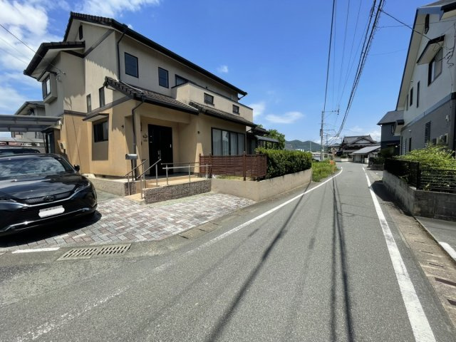 古保里町戸建ての前面道路含む現地写真