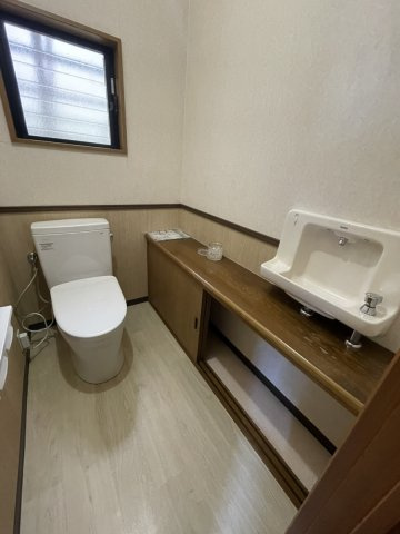 古保里町戸建てのトイレ