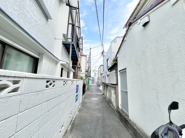 北区堀船3丁目　建築条件無し売地の前面道路含む現地写真|2026.07.25撮影

現地ご見学希望・資料請求などお気軽にお問い合わせ下さい！
03-5990-5201