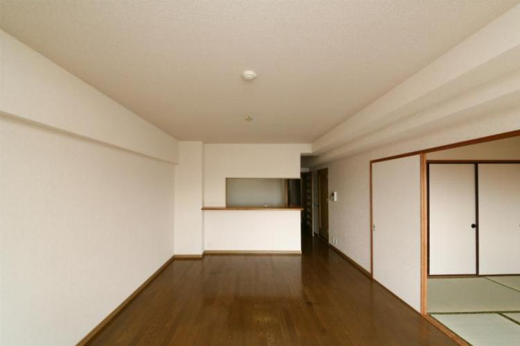 春日市弥生５丁目の賃貸マンションの居間・リビング