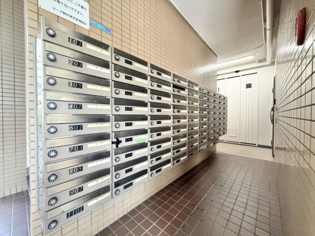 コープ野村伊丹B棟の設備|郵便受け