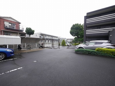 アートスペース横浜の駐車場