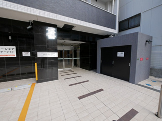 【エントランス】 | プレミアムステージ新大阪駅前Ⅱ | 清潔なエントランスです