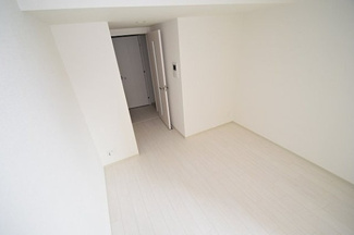 【洋室】 | エスリード難波グレイス | 個人の部屋や寝室として使える洋室です