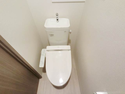 【トイレ】 | プレサンス上町台クレスト | シンプルで使いやすいトイレです