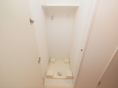 【設備】 | エスリード弁天町ベイコート | 洗濯機置き場です