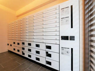 【その他共用部分】 | Live Casa 上新庄 | ポスト・宅配ボックスです