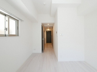 【洋室】 | エスリード弁天町ポートヴィラ | おしゃれな居間です