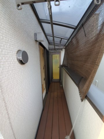 下落合4丁目戸建のバルコニー|屋根付きバルコニー