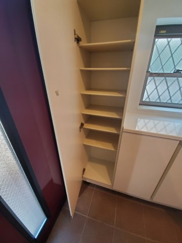 下落合4丁目戸建の収納