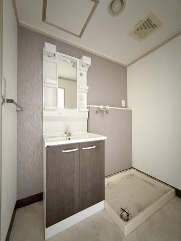 広島市西区中広町３丁目の賃貸マンションの洗面所