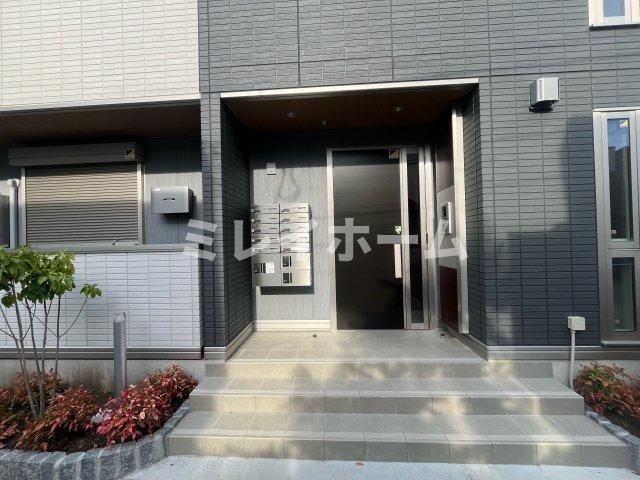 プルミエール新田のエントランス