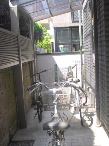 ソフィア鎌倉のエントランス|駐輪場