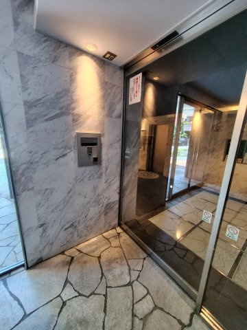 ＧＲＡＮＤ　ＣＯＮＣＩＥＲＧＥ　恵比寿のロビー