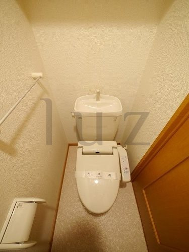 ノーブルコーケ横浜のトイレ