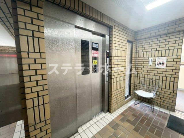 コスモハイツ新大阪2番館のその他共用部分|エレベーターです