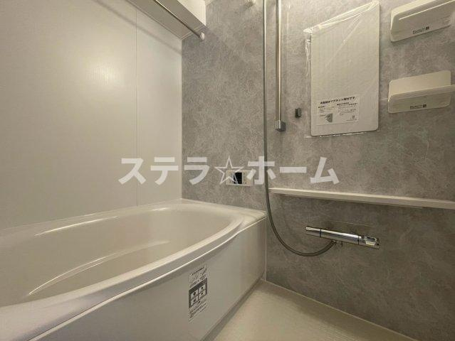 コスモハイツ新大阪2番館の浴室|コンパクトで使いやすいお風呂です