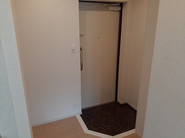 ペンディーオ ソプラ 夢見ヶ崎の玄関