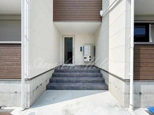 ジーメゾン辻堂のエントランス