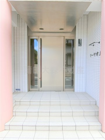 マーサ池上のエントランス