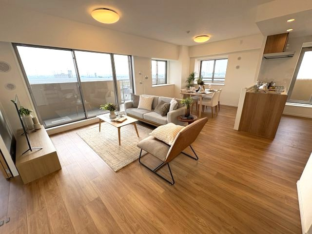 ウィズ戸田公園壱番館の居間・リビング