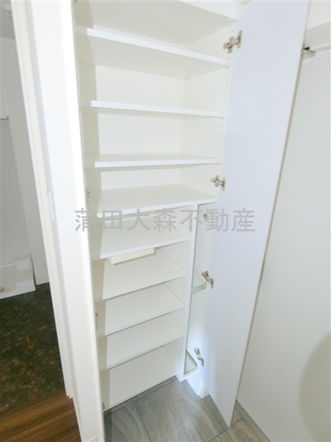 アジールコート大森西の設備|玄関収納