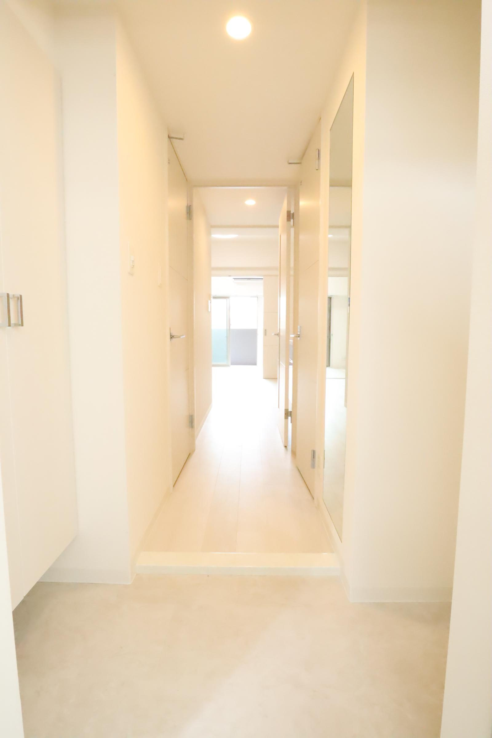 大阪市都島区内代町１丁目の賃貸マンションの玄関