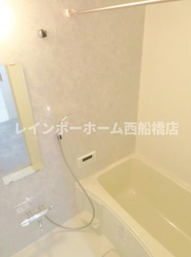 フローリッシュ大久保Ⅱの浴室