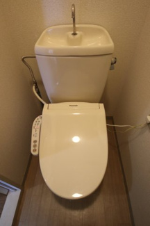 【トイレ】 | ヒルズ中央Ａ | ※別室参考写真：反転タイプ