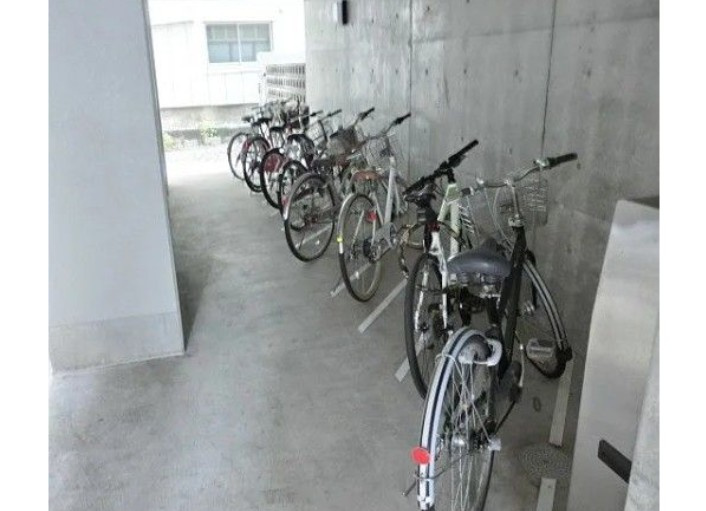 ライヴス森下スタジオの駐車場