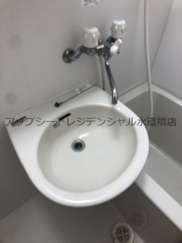 本郷ハイホームの洗面所|　※別室参考写真です。