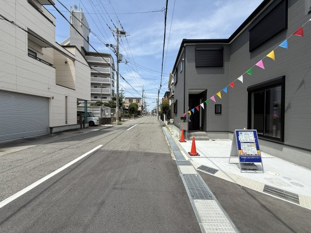 リーブルガーデン堺市東区大美野6期の前面道路含む現地写真